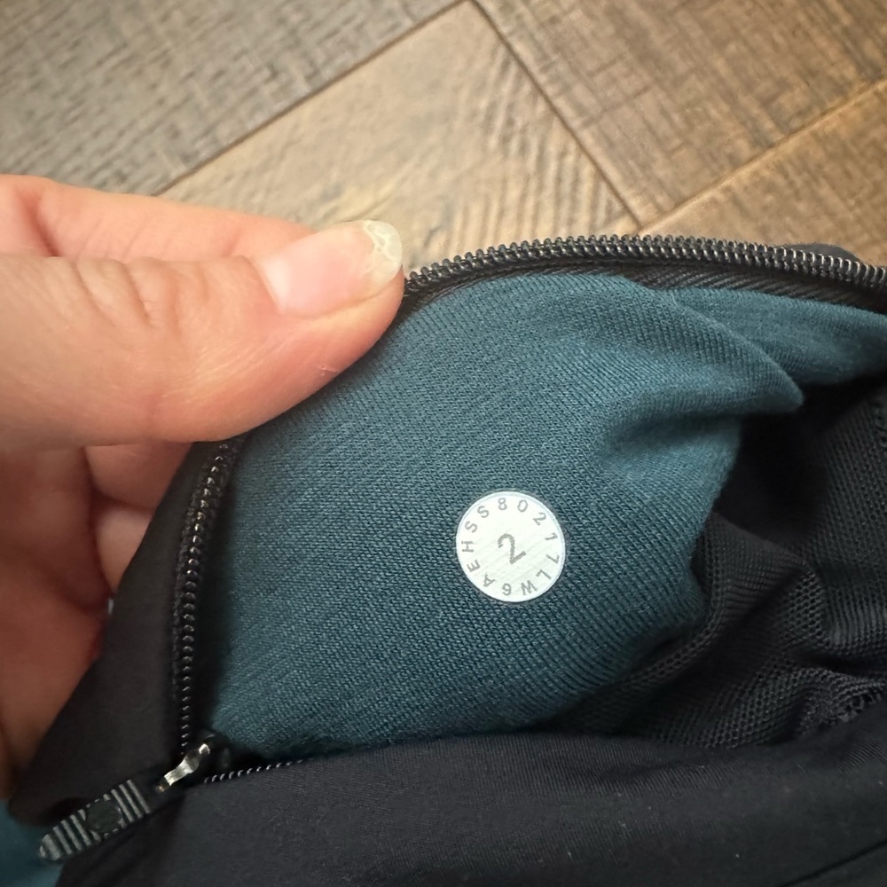 Lululemon Run The Day Crop (17")
Submarine / Black - Picture 5 of 12